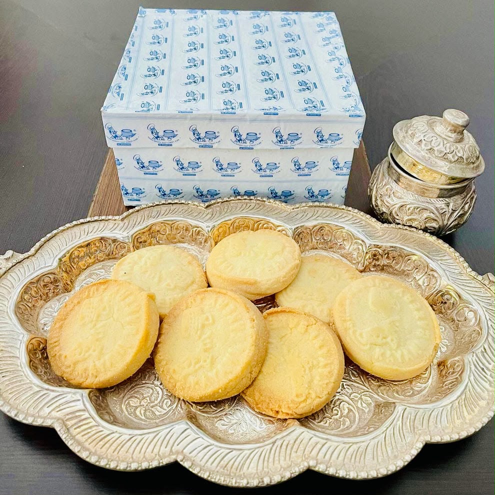 Shrewsbury Signature Box on Silver Platter